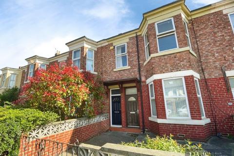 3 bed property, in Chillingham Road, £165,000