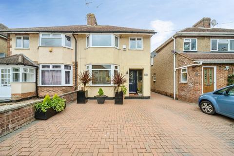 3 bed property, in Gloucester Road, £400,000