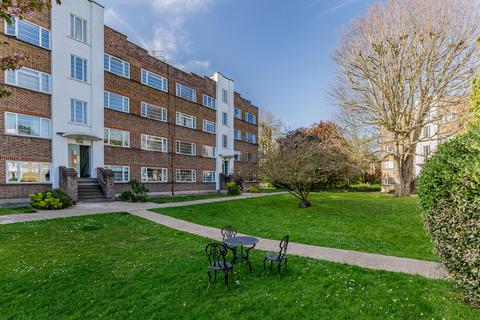 2 bed property, in Park Road, £377,500