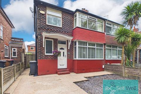 3 bed property, in Maldon Crescent, £240,000