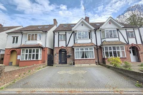 4 bed property, in Old Bedford Road, £650,000