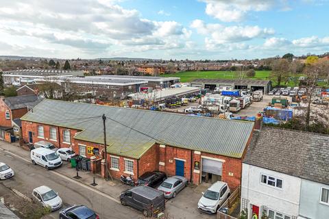 Land, in Crescent Road, £975,000
