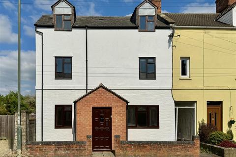4 bed property, in Cirencester Town, £465,000