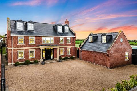 6 bed property, in Stoney Hills, £1,400,000