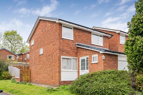 3 bed property, in Chiltern Park Avenue, £625,000