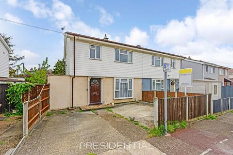 3 bed property, in Brook Avenue, £375,000