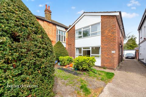 2 bed property, in Boston Road, £525,000