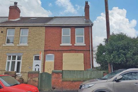 2 bed property, in Gardens Lane, £33,000