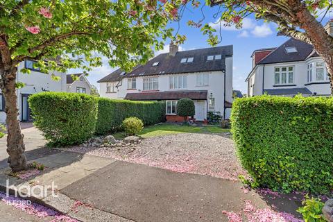 4 bed property, in The Square, £880,000