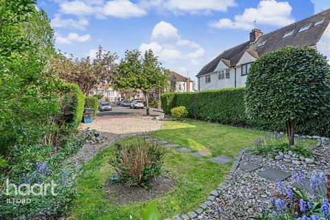 4 bed property, in The Square, £880,000