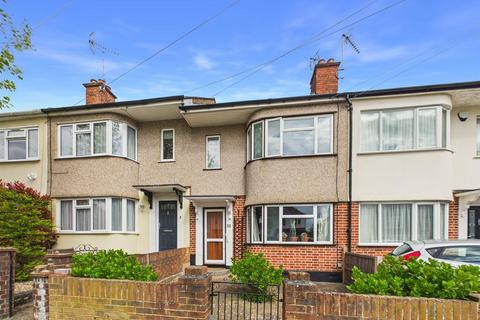 2 bed property, in Lynmouth Drive, £500,000