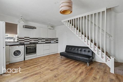 1 bed property, in Portsea Road, £210,000