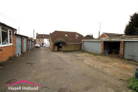 4 bed property, in Bowers Road, £900,000