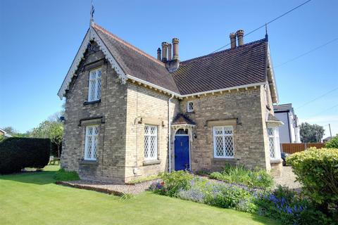 4 bed property, in The Gables, £399,500
