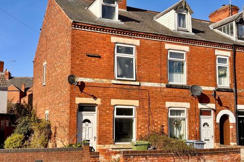3 bed property, in 59. Eastgate, £25,000