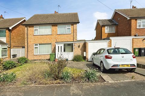 3 bed property, in Fairstone Hill, £350,000