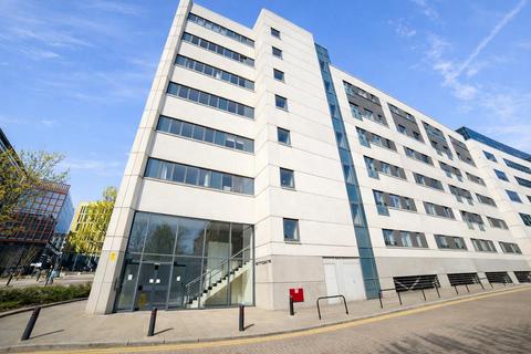 2 bed property, in City Gate, £175,000