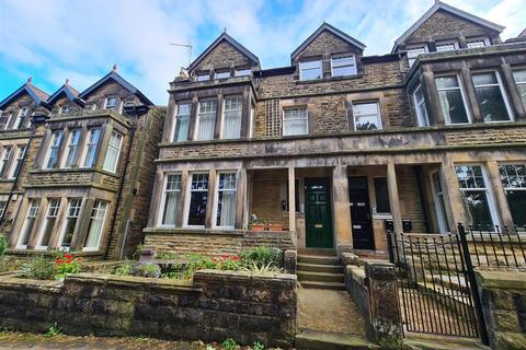 2 bed property, in Flat 3, £280,000