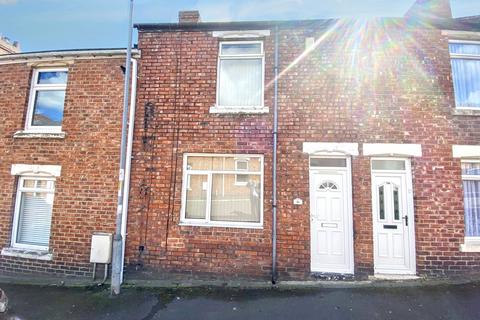 2 bed property, in William Street, £70,000