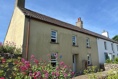 3 bed property, in Portland Square, £325,000