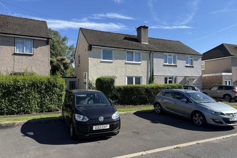 3 bed property, in Moreton Way, £450,000