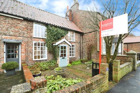 3 bed property, in Marston Road, £310,000