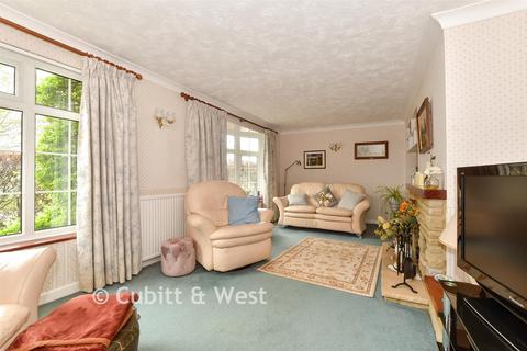3 bed property, in Link Lane, £400,000