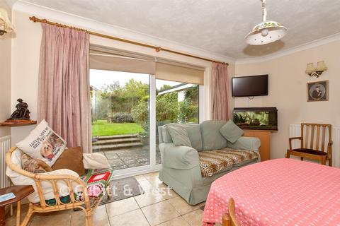 3 bed property, in Link Lane, £400,000