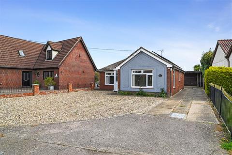3 bed property, in Windmill Road, £375,000
