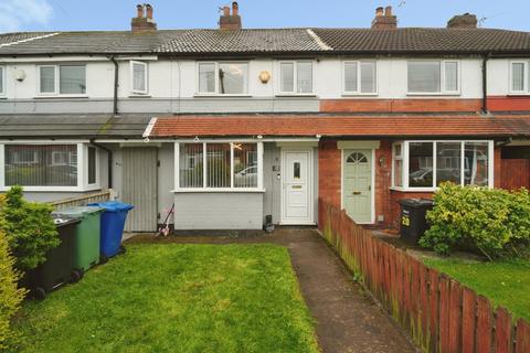 2 bed property, in Noreen Avenue, £250,000