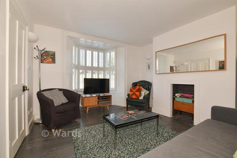 4 bed property, in Trinity Square, £475,000