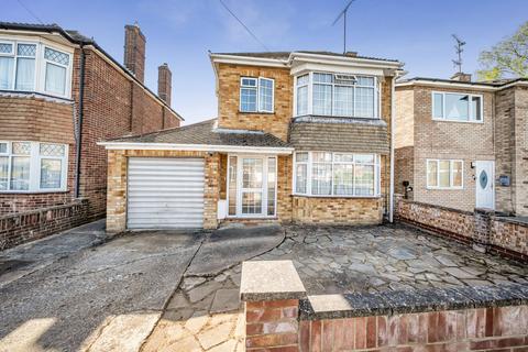 3 bed property, in Leafields, £400,000