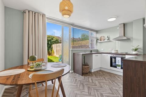 3 bed property, in Moriston Close, £190,000