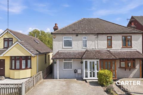 3 bed property, in Pound Lane, £390,000
