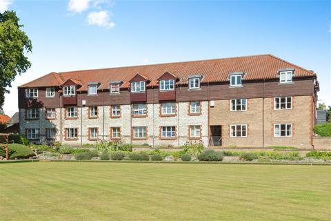 2 bed property, in Kings Court, £99,000