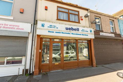 1 bed property, in Station Road, £80,000