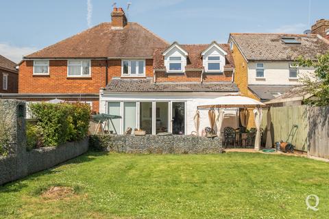 4 bed property, in Ruins Barn Road, £425,000