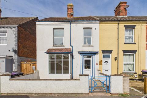 4 bed property, in 30 Alexandra Road, £175,000