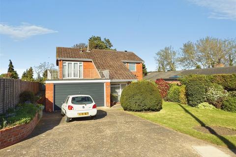 4 bed property, in Darby Road, £450,000