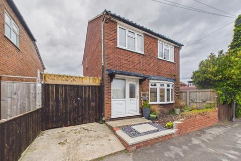 3 bed property, in Main Street, £217,500