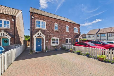 3 bed property, in Rudds Green, £240,000