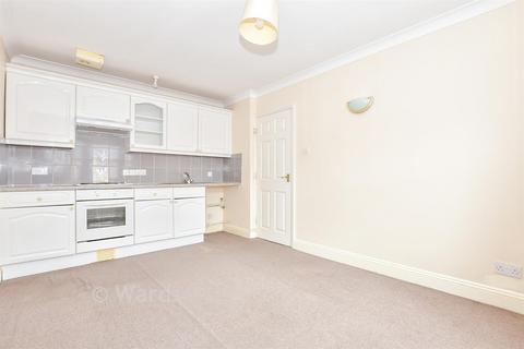 1 bed property, in Catherine Street, £100,000