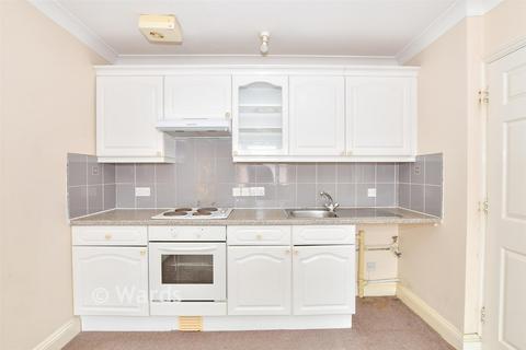1 bed property, in Catherine Street, £100,000