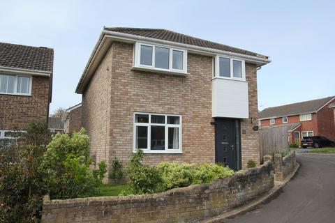 4 bed property, in Harding Close, £379,950
