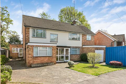 4 bed property, in Alderside Walk, £900,000