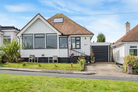 1 bed property, in Westfield Avenue South, £425,000