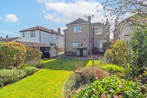 3 bed property, in Claverham Road, £525,000