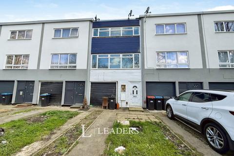 3 bed property, in Beadlemead, £200,000