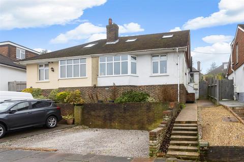 4 bed property, in Woodbourne Avenue, £450,000