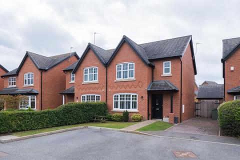 3 bed property, in St. George's Place, £365,000